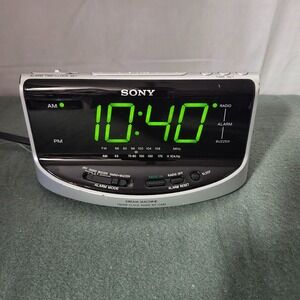 Vintage Sony Dream Machine FM/AM Clock Radio ICF-C492 Dual Alarm Clock Silver